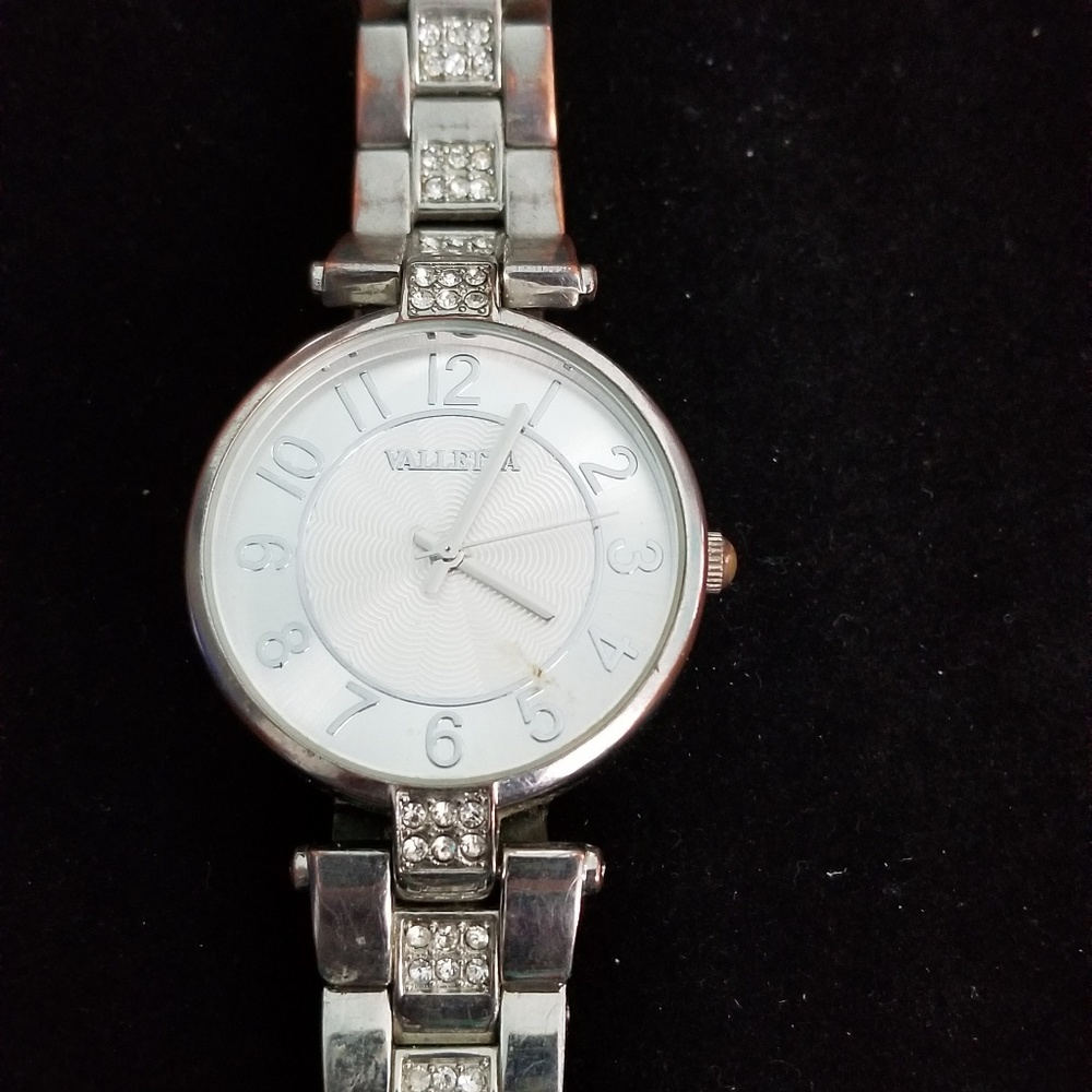 Valletta base metal silver watch w crystals